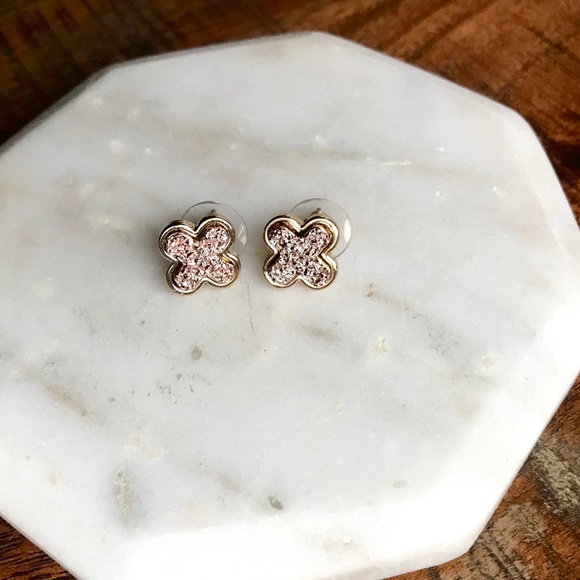 Tayzani Jewelry - Gold & Blush Clover Stud Post Minimalist Earrings